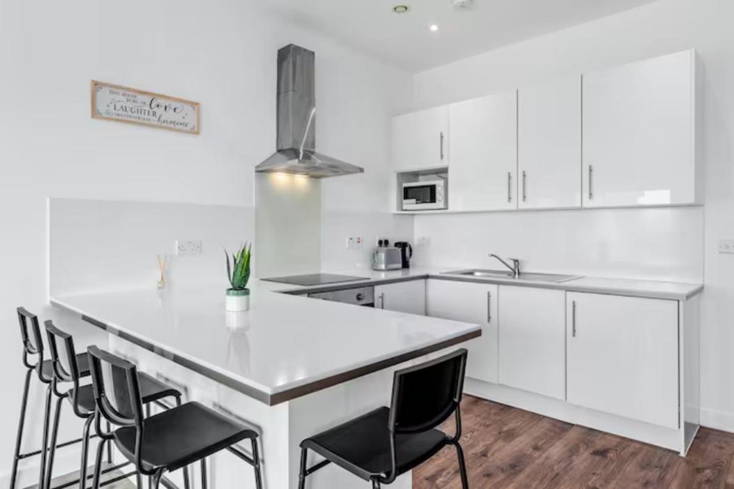 Airy 2Br Flat Delta London Dp332 Apartamento Croydon Exterior foto