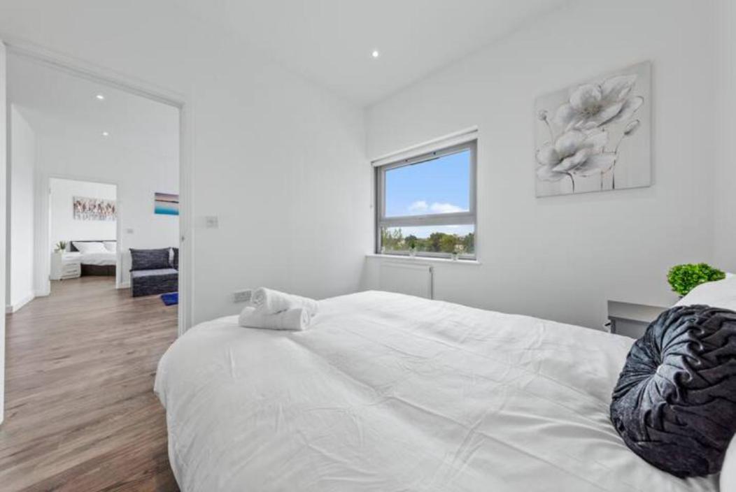Airy 2Br Flat Delta London Dp332 Apartamento Croydon Exterior foto