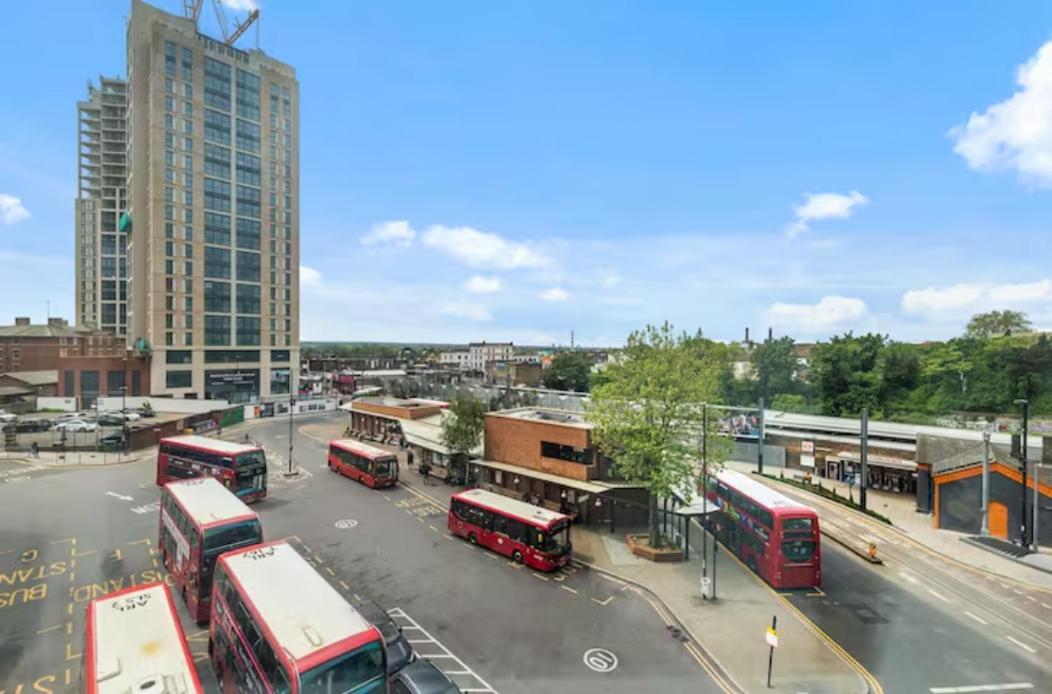 Airy 2Br Flat Delta London Dp332 Apartamento Croydon Exterior foto